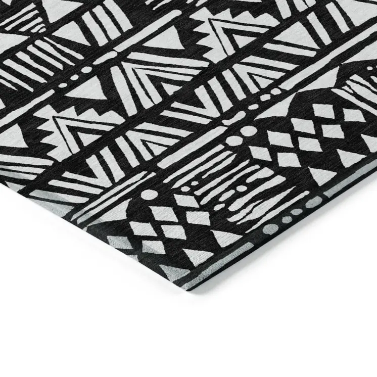 8' X 10' Black And Ivory Southwestern Washable Indoor Outdoor Area Rug