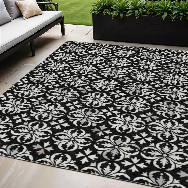 5' X 8' Black And Ivory Floral Washable Indoor Outdoor Area Rug