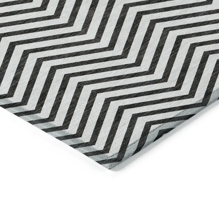 8' X 10' White And Black Chevron Washable Indoor Outdoor Area Rug
