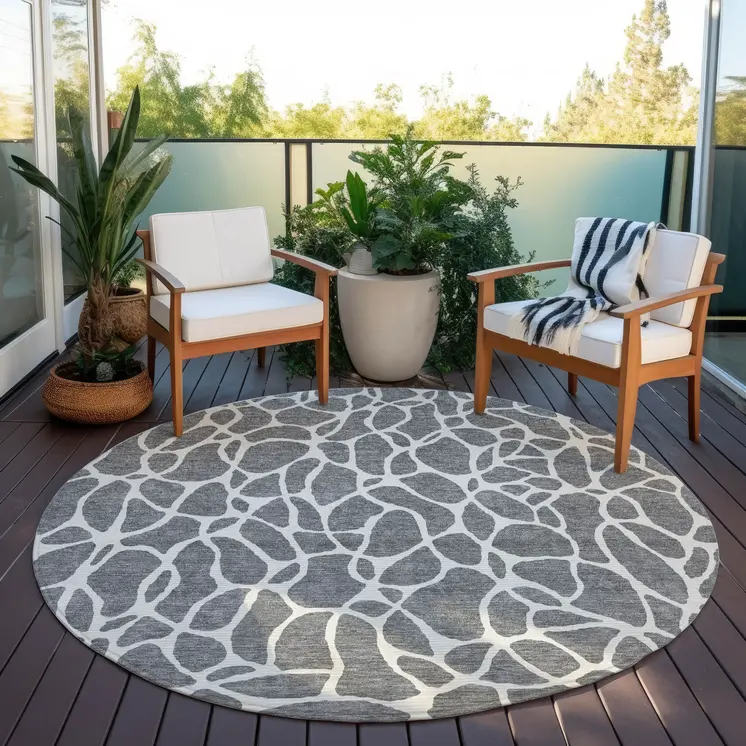 8' Gray And Ivory Round Geometric Washable Indoor Outdoor Area Rug