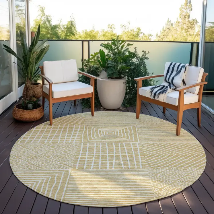 8' Wheat And Ivory Round Geometric Washable Indoor Outdoor Area Rug