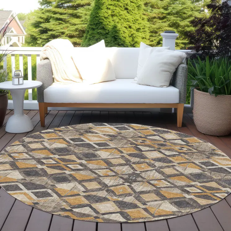 8' Wheat And Gold Round Geometric Washable Indoor Outdoor Area Rug
