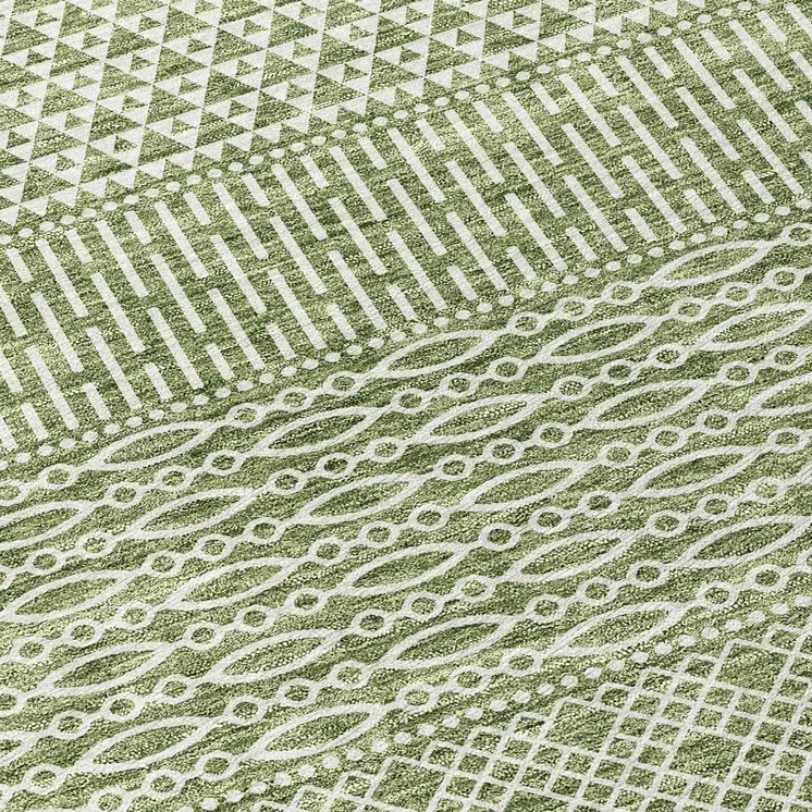 8' Green And Ivory Round Chevron Washable Indoor Outdoor Area Rug