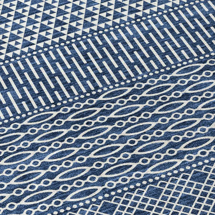 8' Navy Blue And Ivory Round Chevron Washable Indoor Outdoor Area Rug