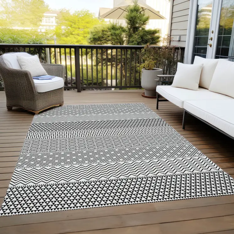 10' X 14' White And Black Chevron Washable Indoor Outdoor Area Rug