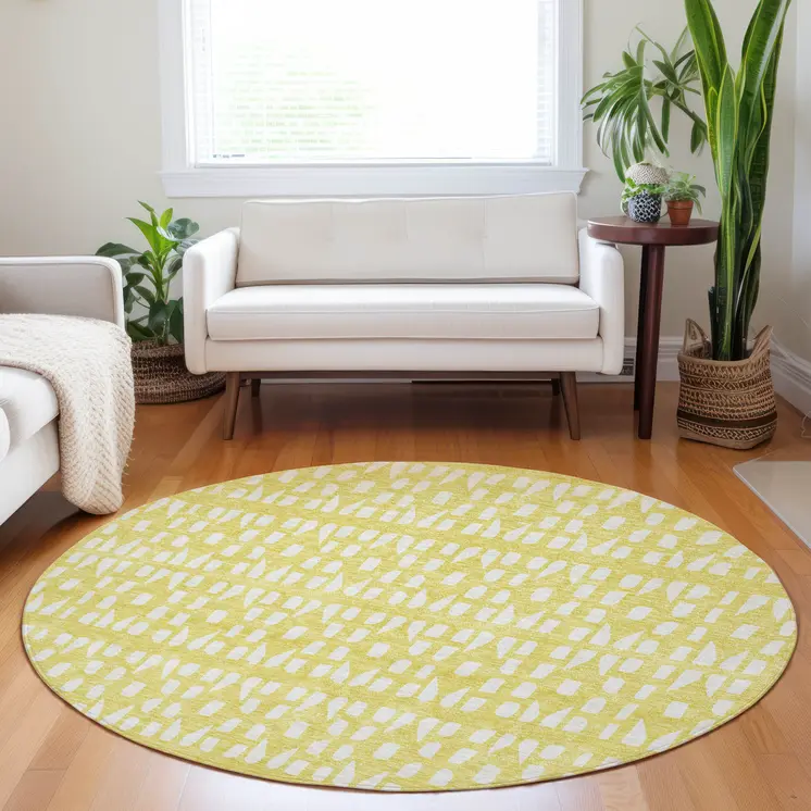 8' Yellow And Ivory Round Geometric Washable Indoor Outdoor Area Rug