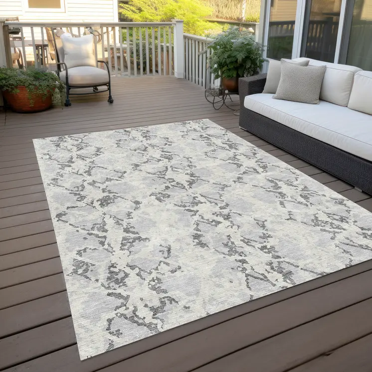 5' X 8' Silver And Ivory Abstract Washable Indoor Outdoor Area Rug