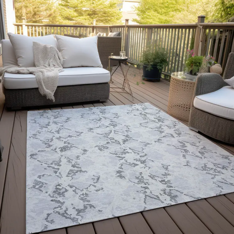 5' X 8' Silver And Ivory Abstract Washable Indoor Outdoor Area Rug