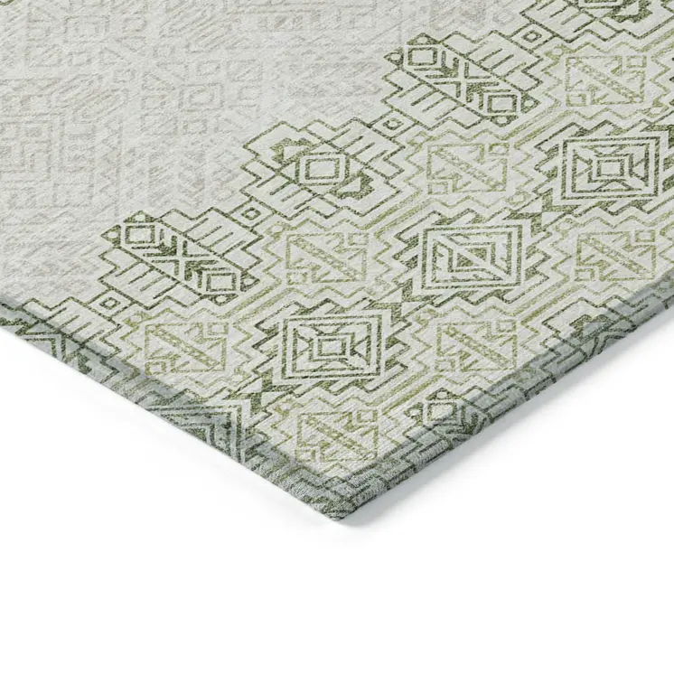 8' Green And Ivory Round Tribal Washable Indoor Outdoor Area Rug
