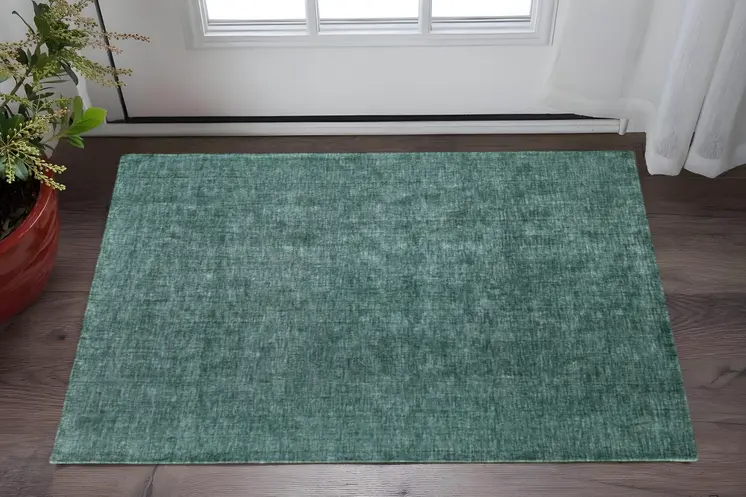 2' X 3' Green And White Hand Woven Area Rug