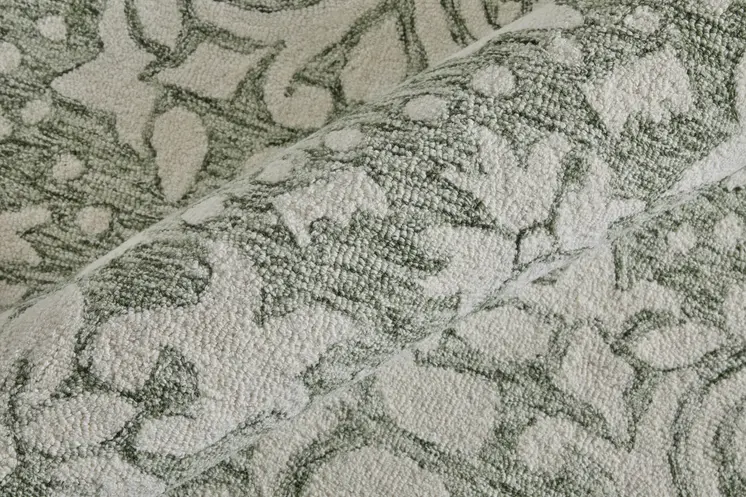 5' X 8' Ivory And Green Floral Hand Tufted Area Rug