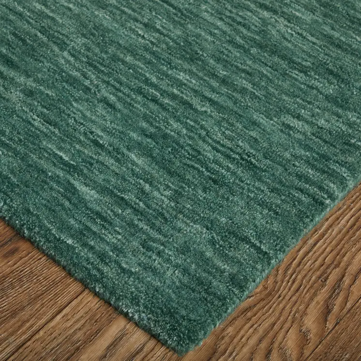 8' Green And White Hand Woven Round Rug