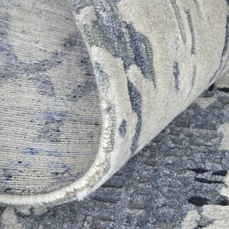 8' X 10' Blue And Ivory Abstract Hand Tufted Area Rug