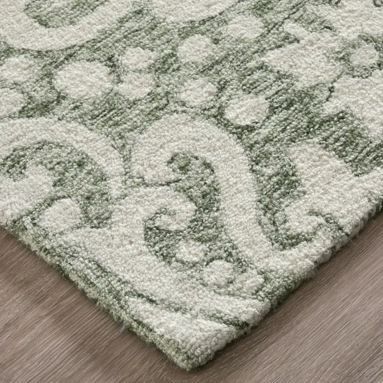 8' X 10' Ivory And Green Floral Hand Tufted Area Rug