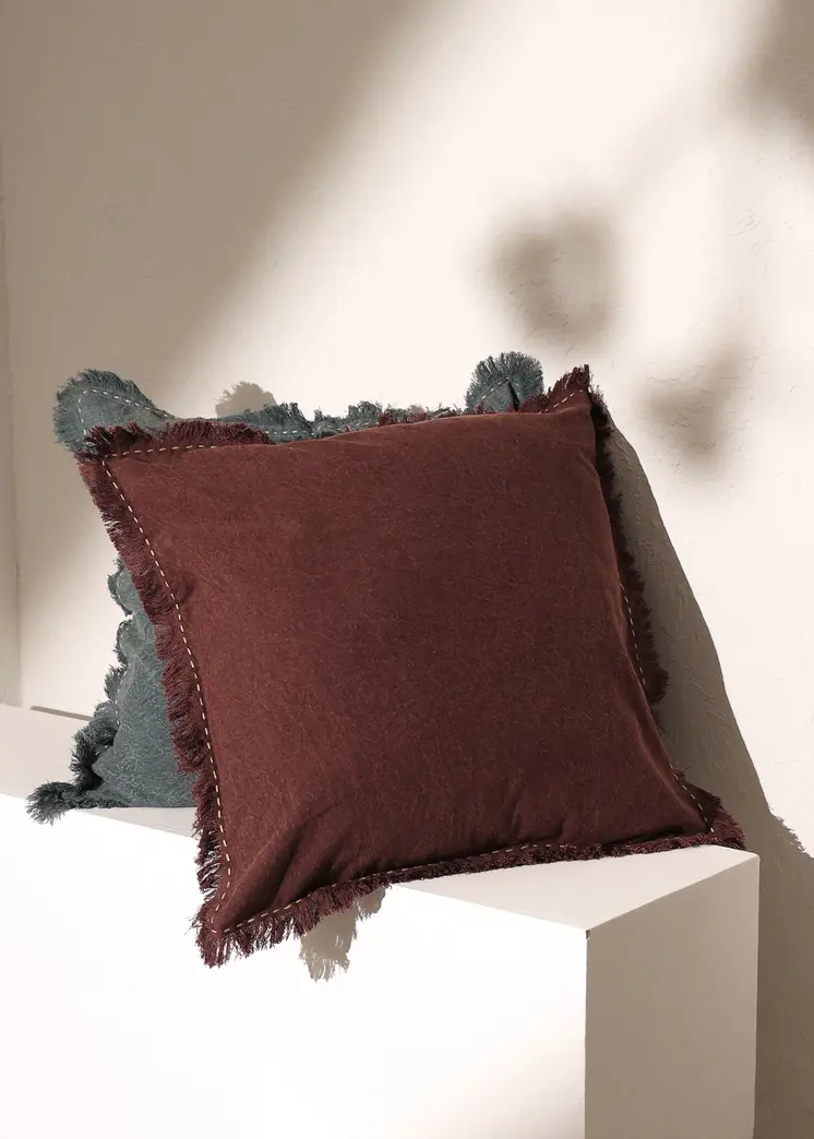 22" Russet Linen And Cotton Throw Pillow with Fringe
