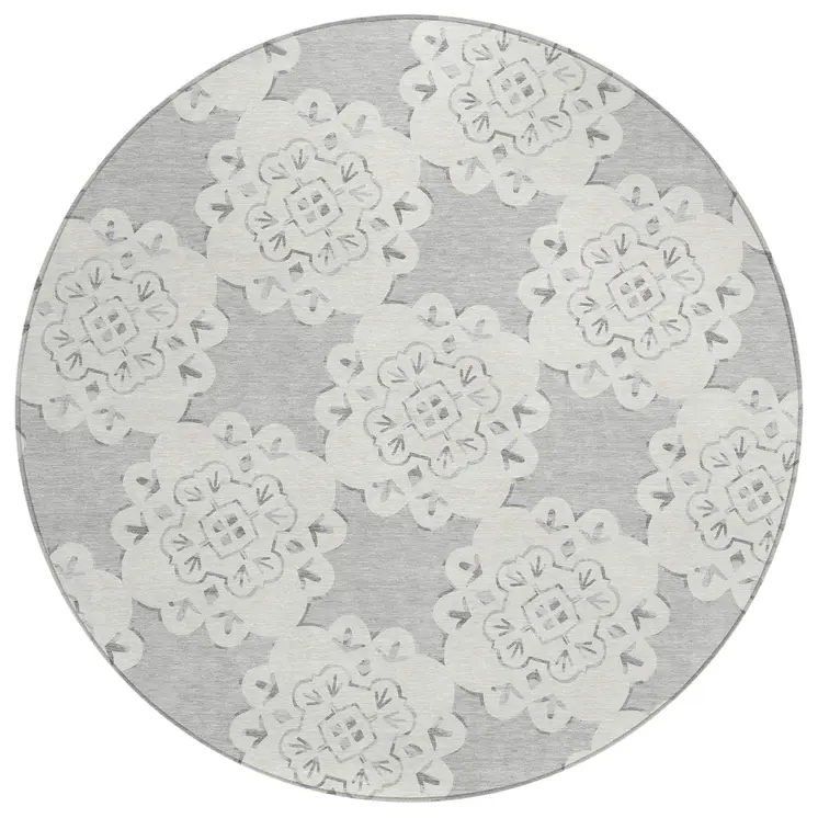 8' Gray And Ivory Round Quatrefoil Washable Indoor Outdoor Area Rug