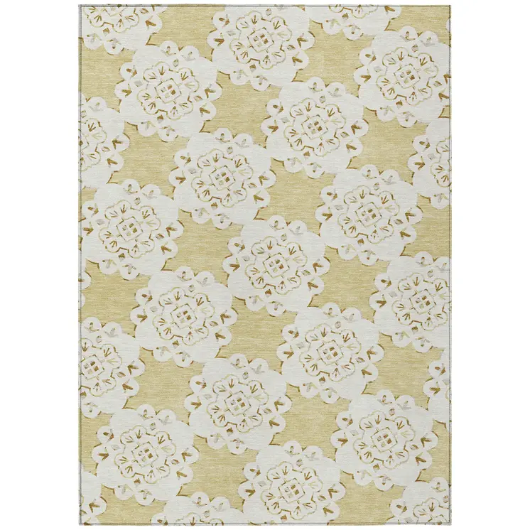 5' X 8' Wheat And Ivory Quatrefoil Washable Indoor Outdoor Area Rug