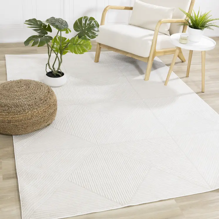 8' X 11' Cream And White Geometric Area Rug