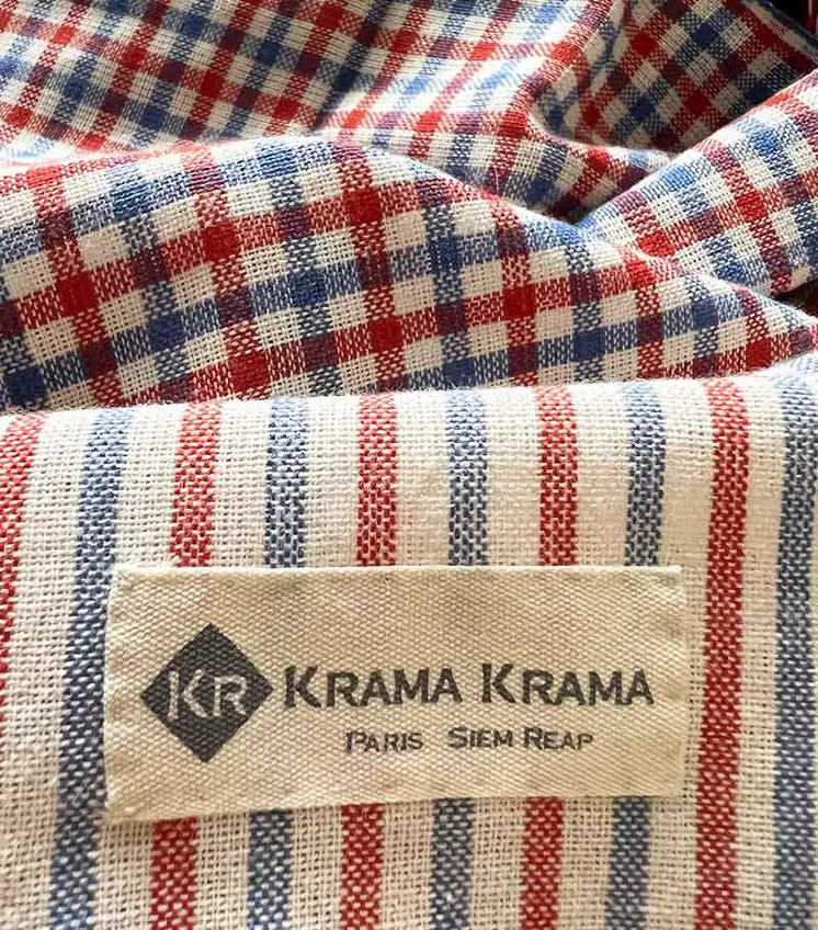 Krama traditionnel rouge et bleu