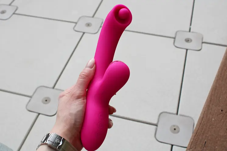 Aria - The Vibrating Balls Massager