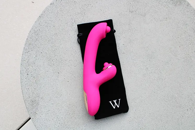Aria - The Vibrating Balls Massager