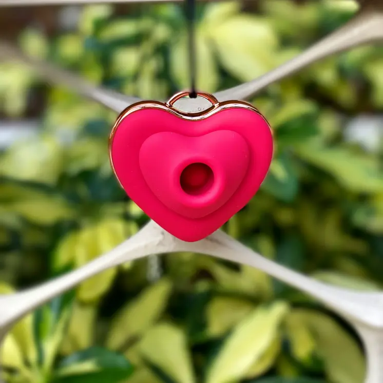 Fama: The Ultimate Symbol of Love and Pleasure - Vibrating Heart Necklace.