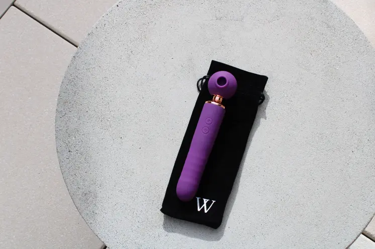 Laetitia - The Ultimate Vibrating Wand