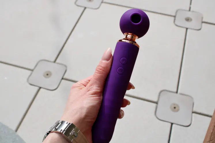 Laetitia - The Ultimate Vibrating Wand