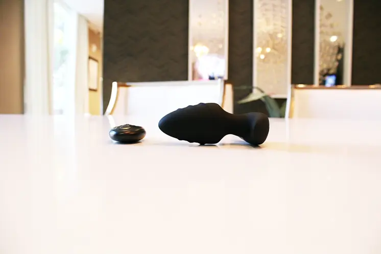 Britannia - The Thrusting and Rotating Anal Plug.
