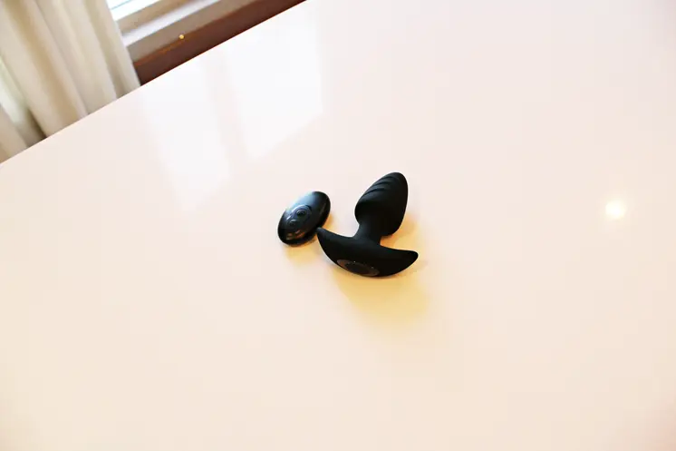 Britannia - The Thrusting and Rotating Anal Plug.