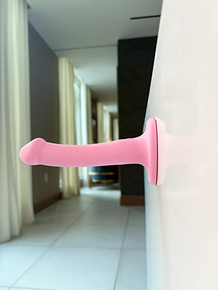 Psyche – The Perfect Blend of Elegance and Power in a Small Pink Dildo