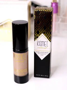 Natural Tinted Moisturizer With Hyaluronic Acid