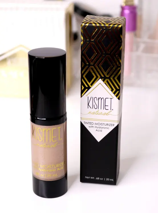 Natural Tinted Moisturizer With Hyaluronic Acid