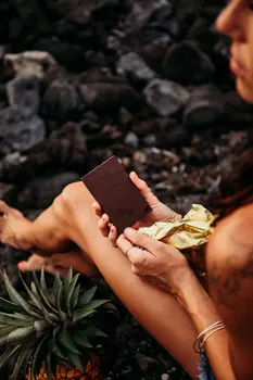 Wholesale 72% Hāmākuā Dark Chocolate Bars