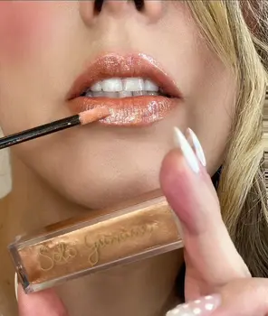 Semi-Clear Lip-gloss 2